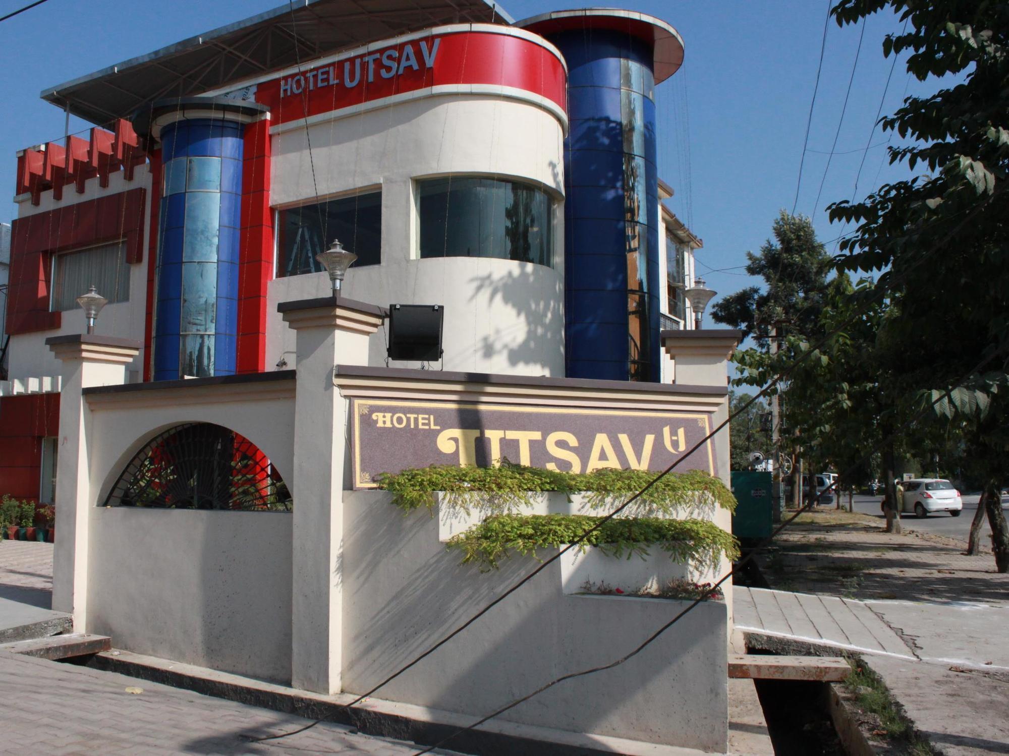 Hotel Utsav Dehradún Kültér fotó