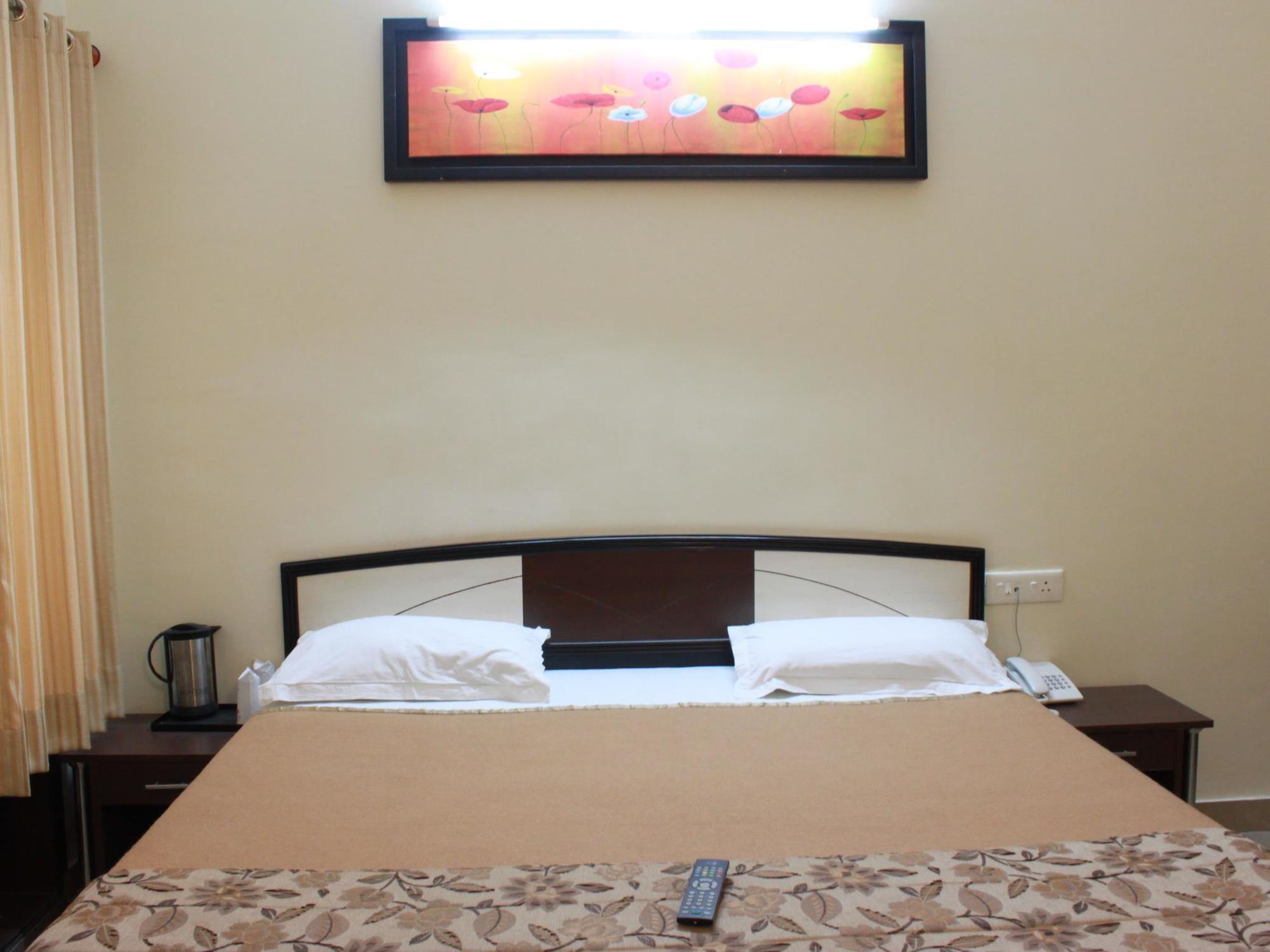 Hotel Utsav Dehradún Kültér fotó