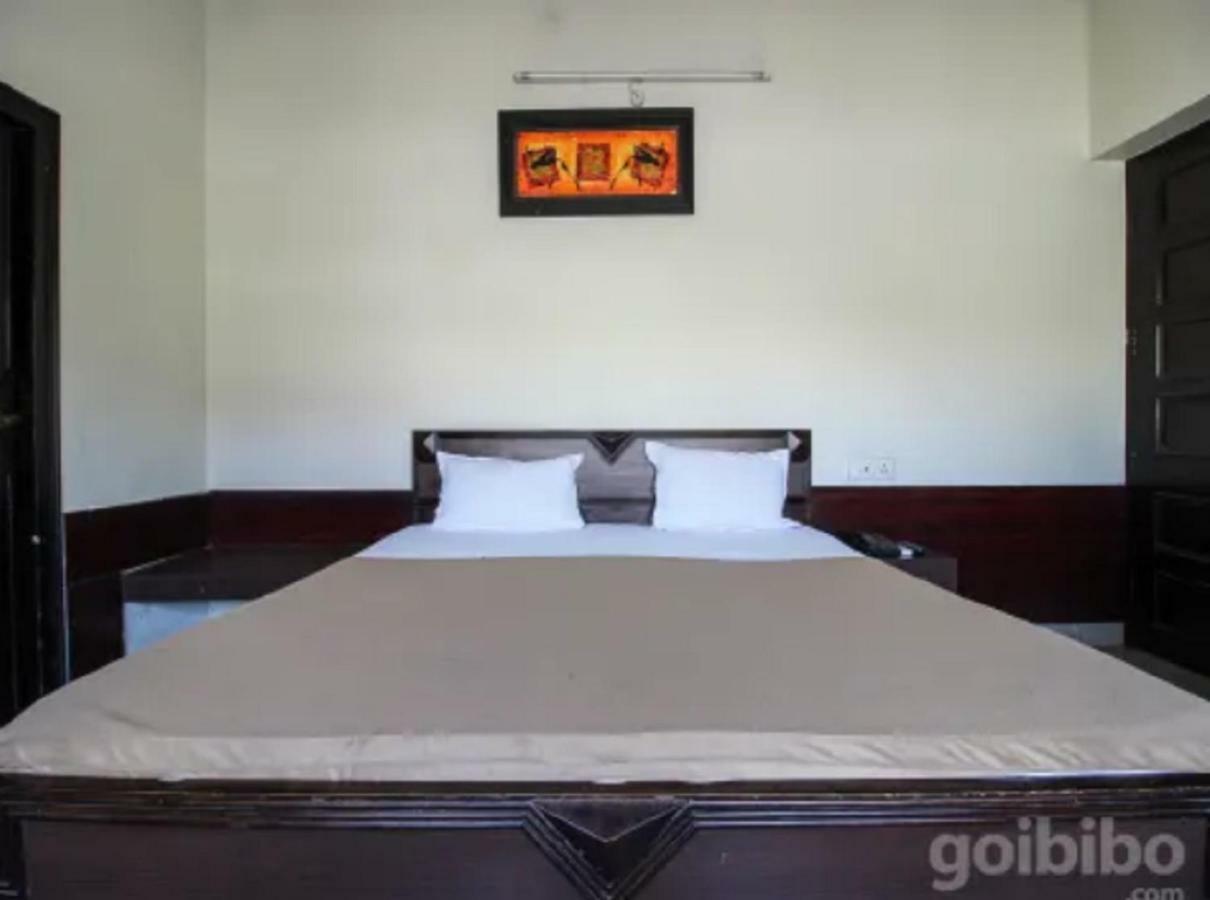 Hotel Utsav Dehradún Kültér fotó